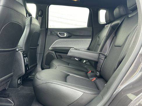 Used 2024 Jeep Compass Latitude w/ Sun and Sound Group image 21