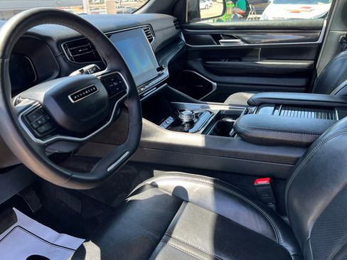 Used 2022 Jeep Wagoneer Series I image 15