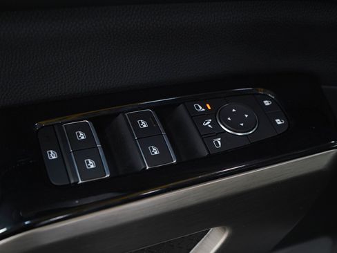 Used 2024 Nissan Pathfinder Platinum AWD/4WD image 26
