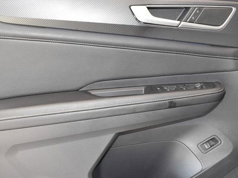 Used 2024 Volkswagen Atlas Cross Sport SEL R-Line AWD/4WD image 22