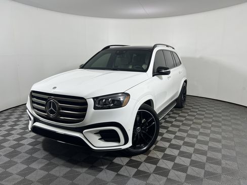 Used 2026 Mercedes-Benz GLS 580 4MATIC image 1