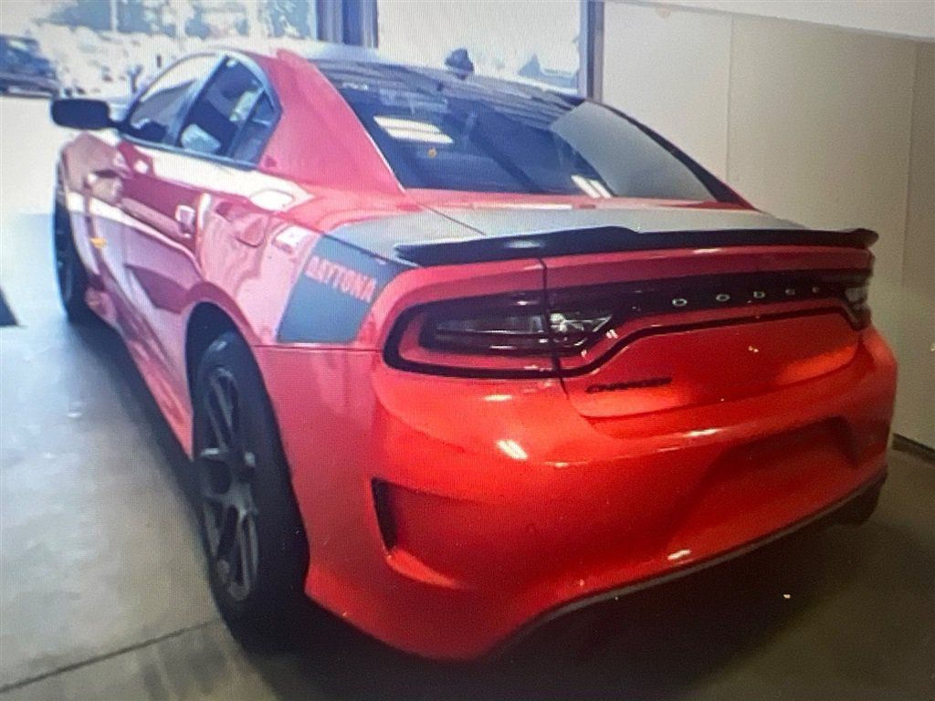 Used 2017 Dodge Charger R/T RWD image 2
