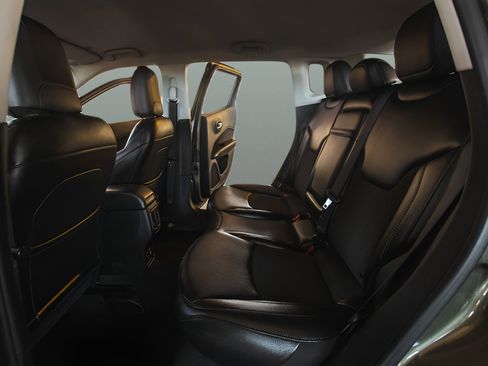 Used 2019 Jeep Compass Latitude AWD/4WD image 15