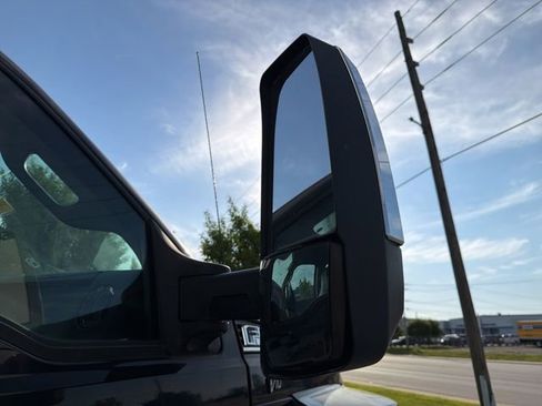 Used 2016 Ford F750 2WD Regular Cab Super Duty image 7