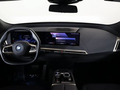 Used 2024 BMW iX xDrive50 w/ Sport Package AWD/4WD image 8
