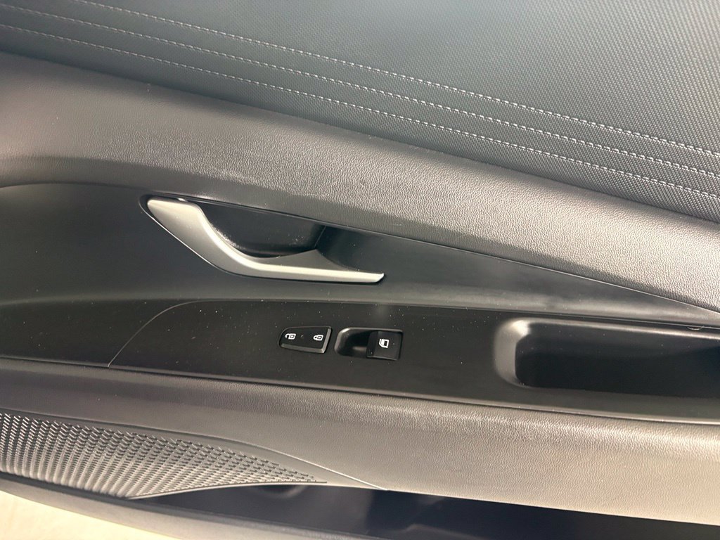 Used 2024 Hyundai Elantra SEL FWD image 13