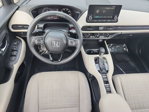 Used 2023 Honda HR-V LX image 17