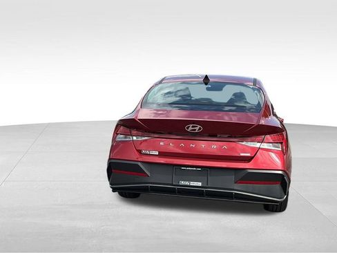Used 2024 Hyundai Elantra Blue FWD image 6