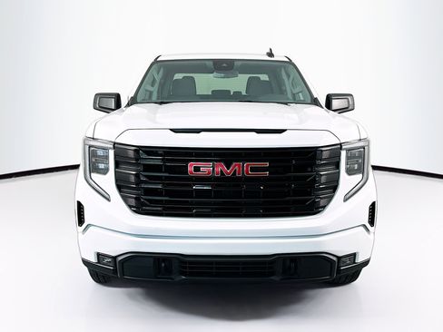 Used 2024 GMC Sierra 1500 Elevation AWD/4WD image 2