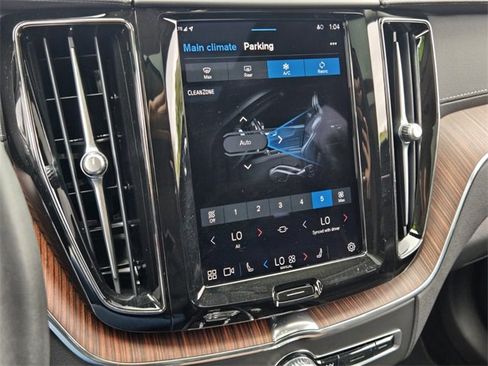 Used 2023 Volvo XC60 T8 Ultimate image 22