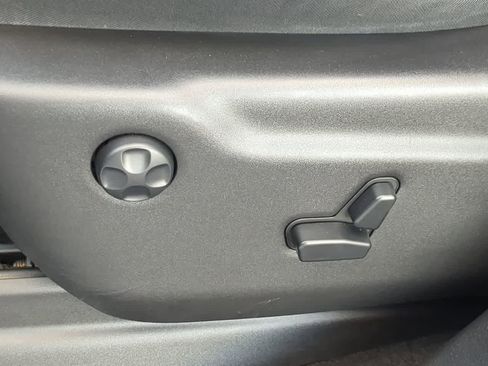 Used 2016 Jeep Grand Cherokee Laredo 75th Anniversary image 17