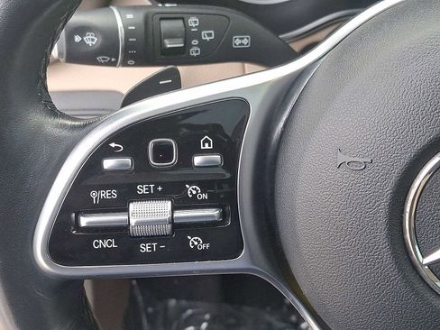 Used 2022 Mercedes-Benz GLC 300 4MATIC image 17