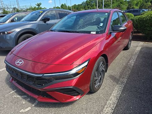 Certified 2025 Hyundai Elantra Sport FWD image 4