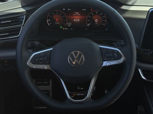 New 2026 Volkswagen Atlas Peak Edition AWD/4WD image 17