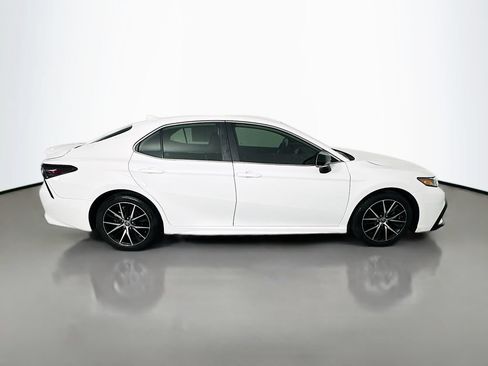 Used 2022 Toyota Camry SE w/ Convenience Package FWD image 8