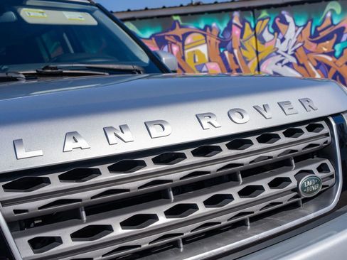 Used 2016 Land Rover LR4 HSE Silver Edition image 16