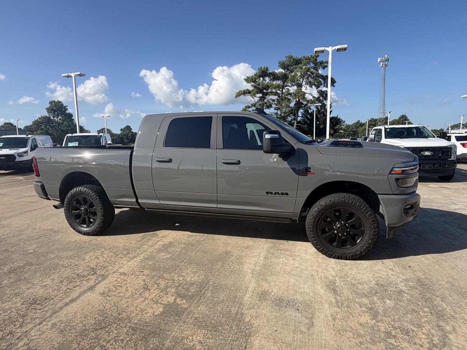 Used 2026 RAM 2500 Laramie AWD/4WD image 12