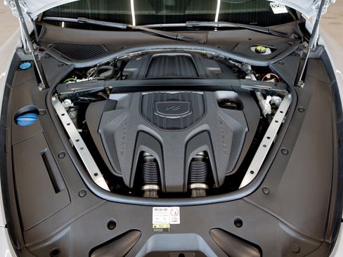 Certified 2023 Porsche Panamera Platinum Edition image 28