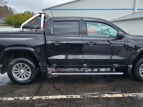 Used 2023 Chevrolet Colorado LT w/ LT Convenience Package II AWD/4WD image 8