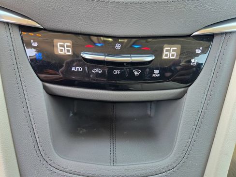Used 2022 Cadillac XT5 Premium Luxury w/ Technology Package FWD image 20