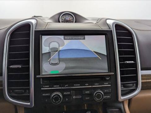 Used 2014 Porsche Cayenne Turbo AWD/4WD image 27
