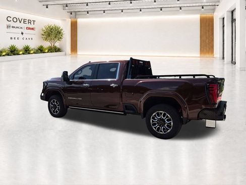 Used 2024 GMC Sierra 2500 Denali Ultimate AWD/4WD image 9