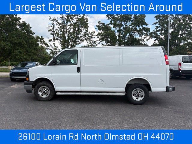 Used 2025 GMC Savana 2500 w/ Driver Convenience Package RWD image 2