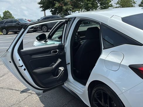 Used 2022 Honda Civic Sport image 27