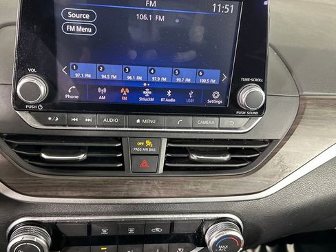 Used 2024 Nissan Altima 2.5 SV image 14