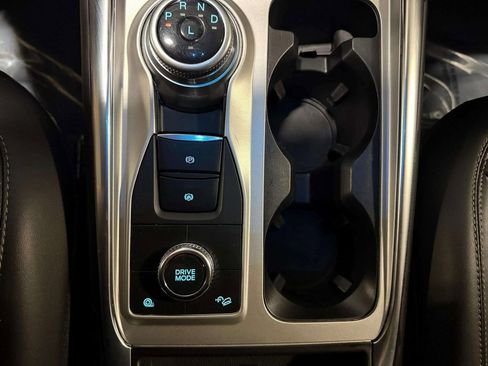 Used 2022 Ford Explorer XLT w/ Equipment Group 202A image 13