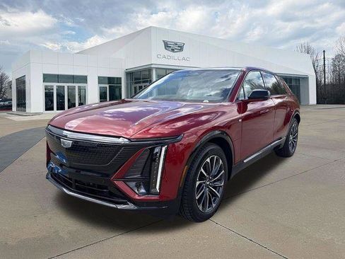 New 2026 Cadillac Lyriq Sport image 7