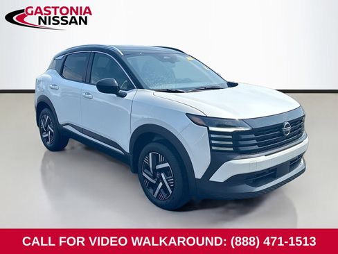 Used 2026 Nissan Kicks SV FWD image 1