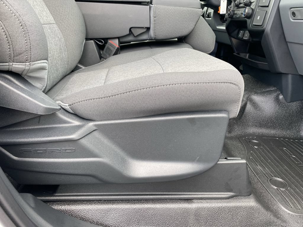 New 2025 Ford F350 XL w/ 360-Degree Camera Package RWD image 31