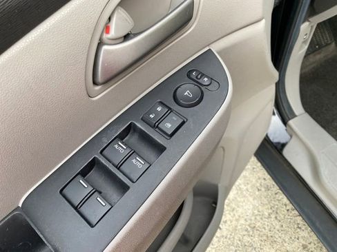 Used 2012 Honda Odyssey EX image 17