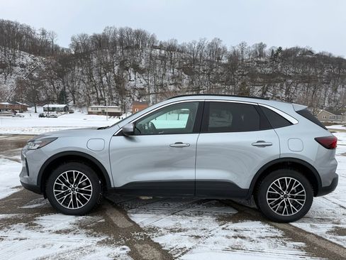 Used 2024 Ford Escape SE image 9