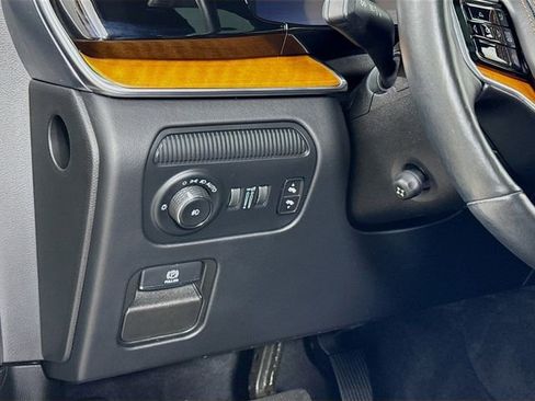 Used 2022 Jeep Grand Wagoneer Series III image 10