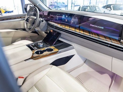 Used 2025 Cadillac Escalade Sport Platinum w/ LPO, Floor Liner Package image 33