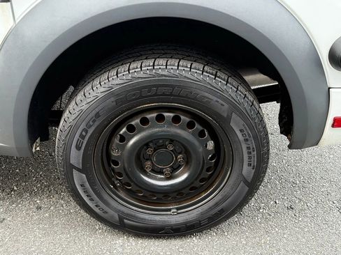 Used 2013 Ford Transit Connect XLT image 5