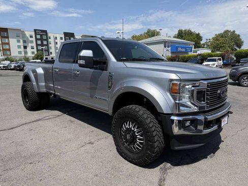 Used 2022 Ford F450 Lariat w/ Lariat Ultimate Package AWD/4WD image 4