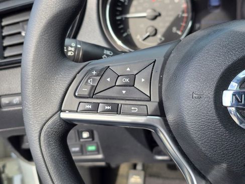 Used 2018 Nissan Rogue S AWD/4WD image 20