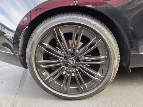 Used 2023 Land Rover Range Rover First Edition image 3