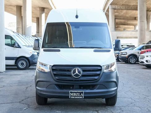 New 2024 Mercedes-Benz eSprinter 170 Cargo image 2