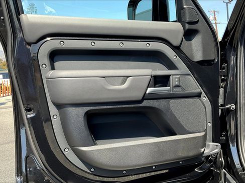 New 2026 Land Rover Defender 110 X-Dynamic SE AWD/4WD image 12