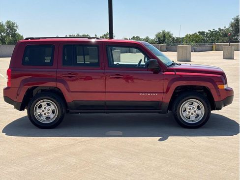 Used 2015 Jeep Patriot Sport w/ Power Value Group AWD/4WD image 9