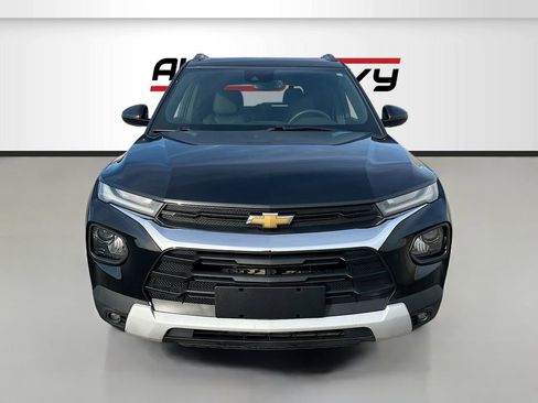 Used 2023 Chevrolet TrailBlazer RS w/ Sun and Liftgate Package AWD/4WD image 2