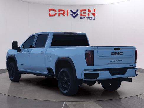 Used 2024 GMC Sierra 2500 AT4 w/ Technology Package AWD/4WD image 3