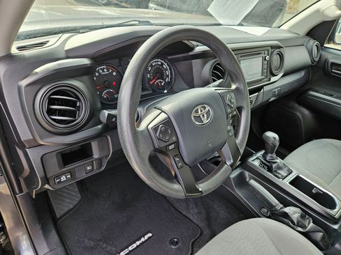 Used 2018 Toyota Tacoma SR AWD/4WD image 14