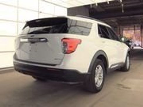 Used 2023 Ford Explorer XLT image 10