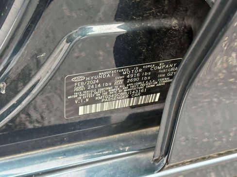 Used 2024 Genesis G70 2.5T image 18