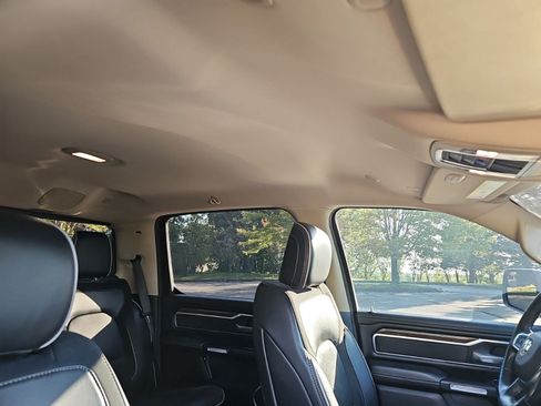 Used 2020 RAM 1500 Laramie AWD/4WD image 11